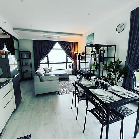Jesselton Quay Suite By Backyard Kota Kinabalu Exterior photo